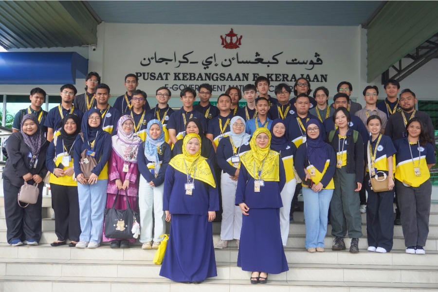 Educational visit from Cosmopolitan College of Commerce & Technology