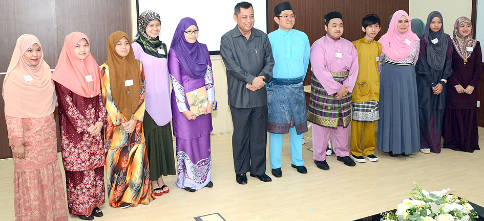 Certificates presented to 150 ICT YDP participants