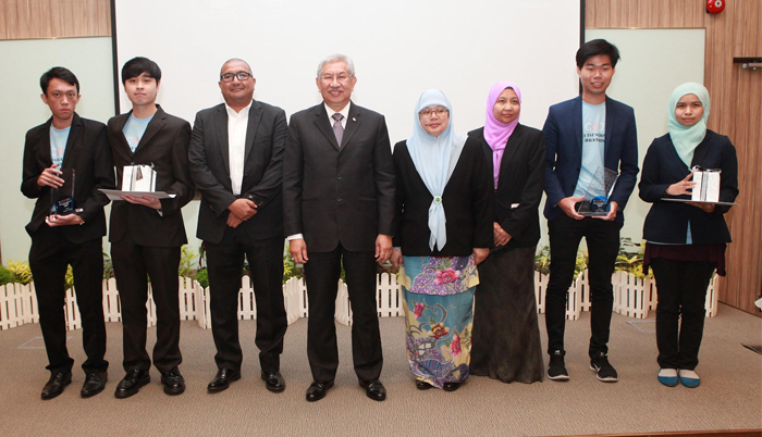 ‘Team One’ juarai Kategori Pelajar Pertandingan B{CODE}